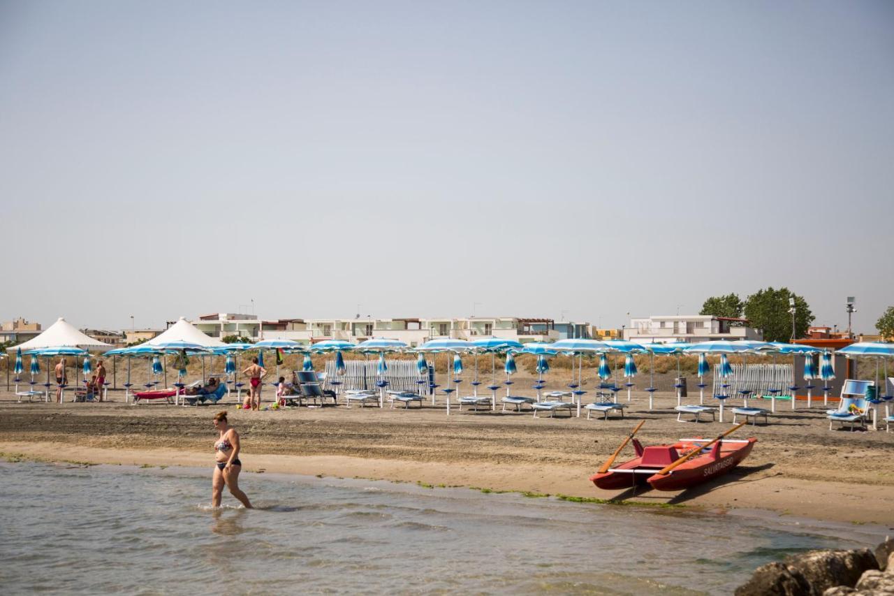 Villaggio Albergo Cervo Zapponeta Buitenkant foto
