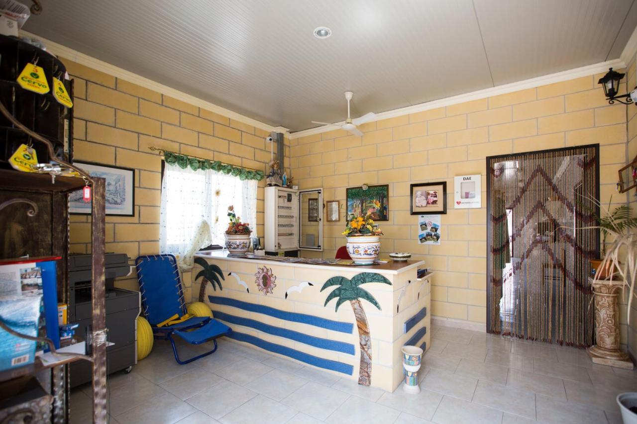 Villaggio Albergo Cervo Zapponeta Buitenkant foto