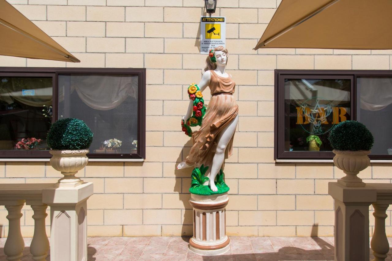 Villaggio Albergo Cervo Zapponeta Buitenkant foto